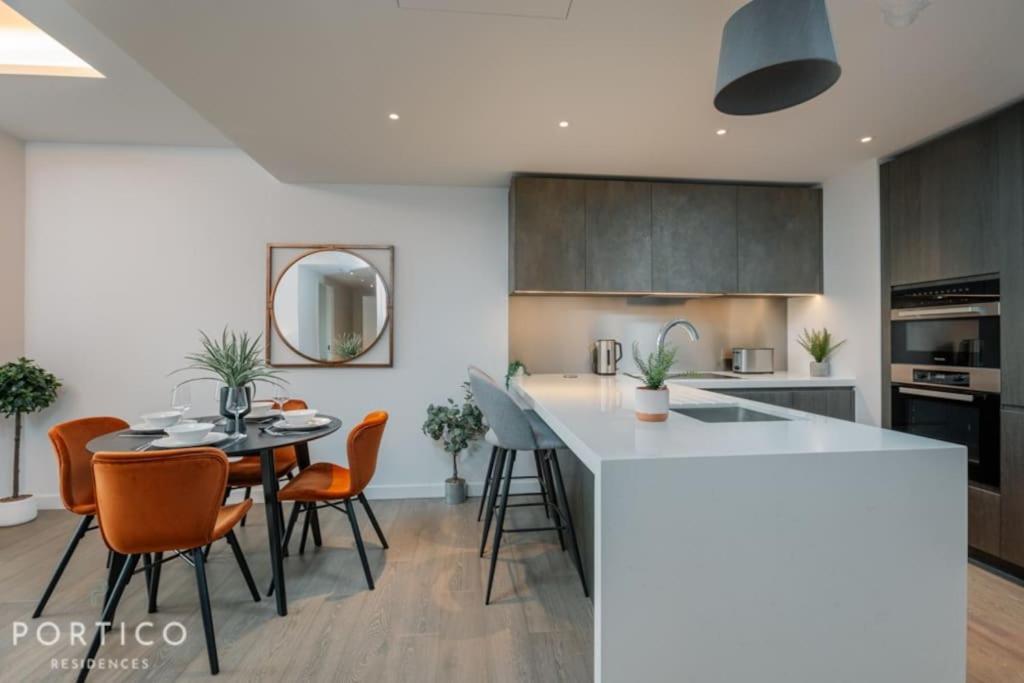 Portico Residences - Beautiful 2 Bed With Pool In Nine Elms Apartment