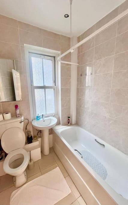 One Bedroom Flat Sw8 Apartment London
