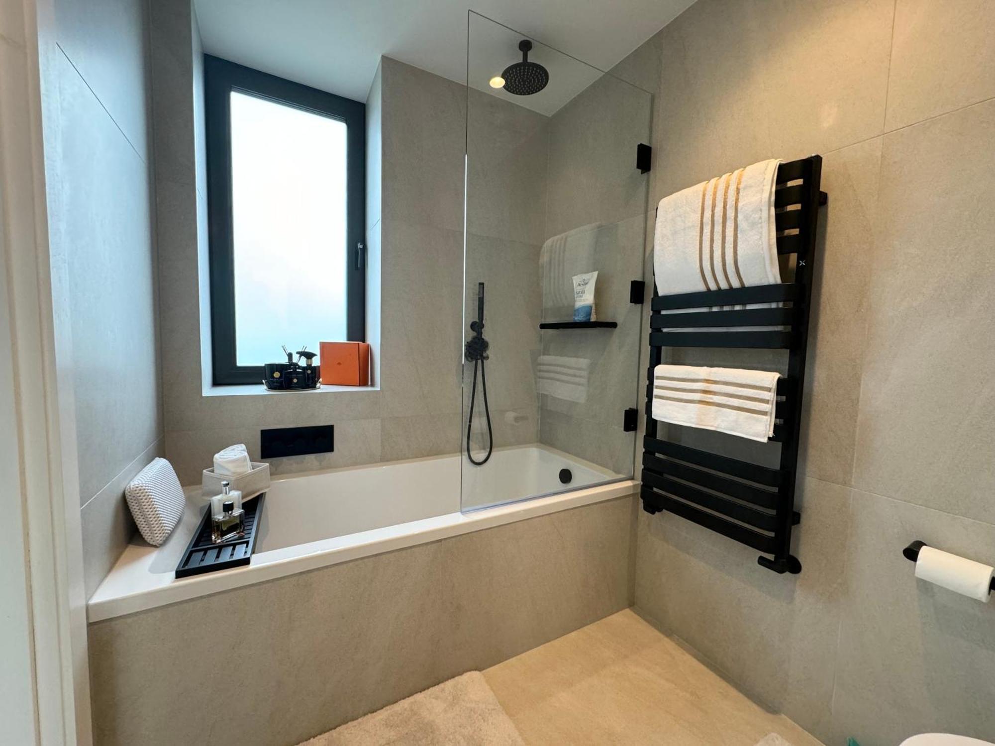 Apartment Stylish Luxury 1 Bedroom Flat