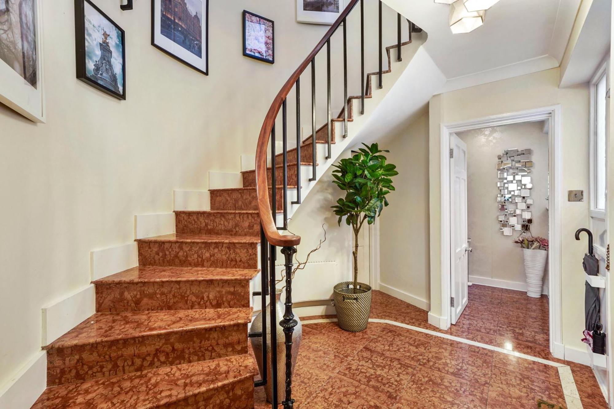 Ferienhaus Mews House With Private Patio & Parking *