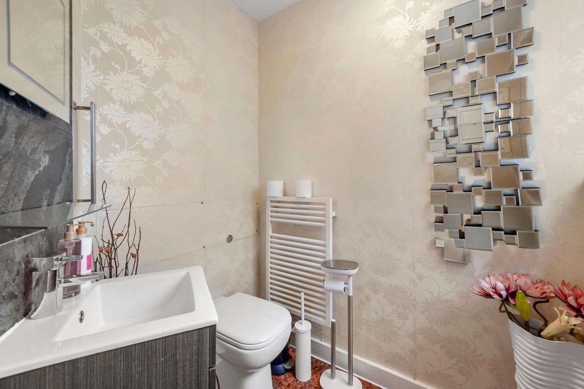 Ferienhaus Mews House With Private Patio & Parking *