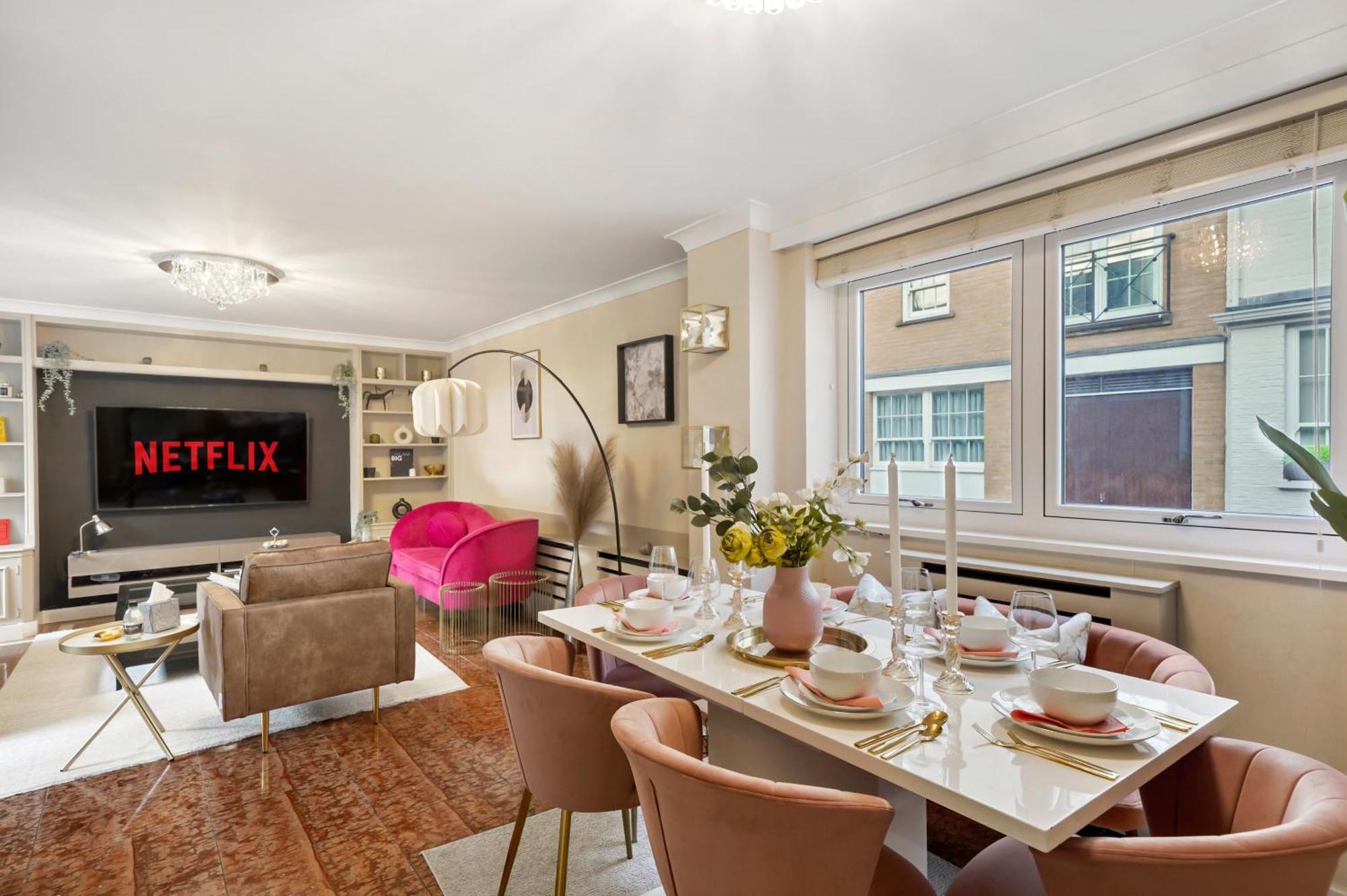 Ferienhaus Mews House With Private Patio & Parking *
