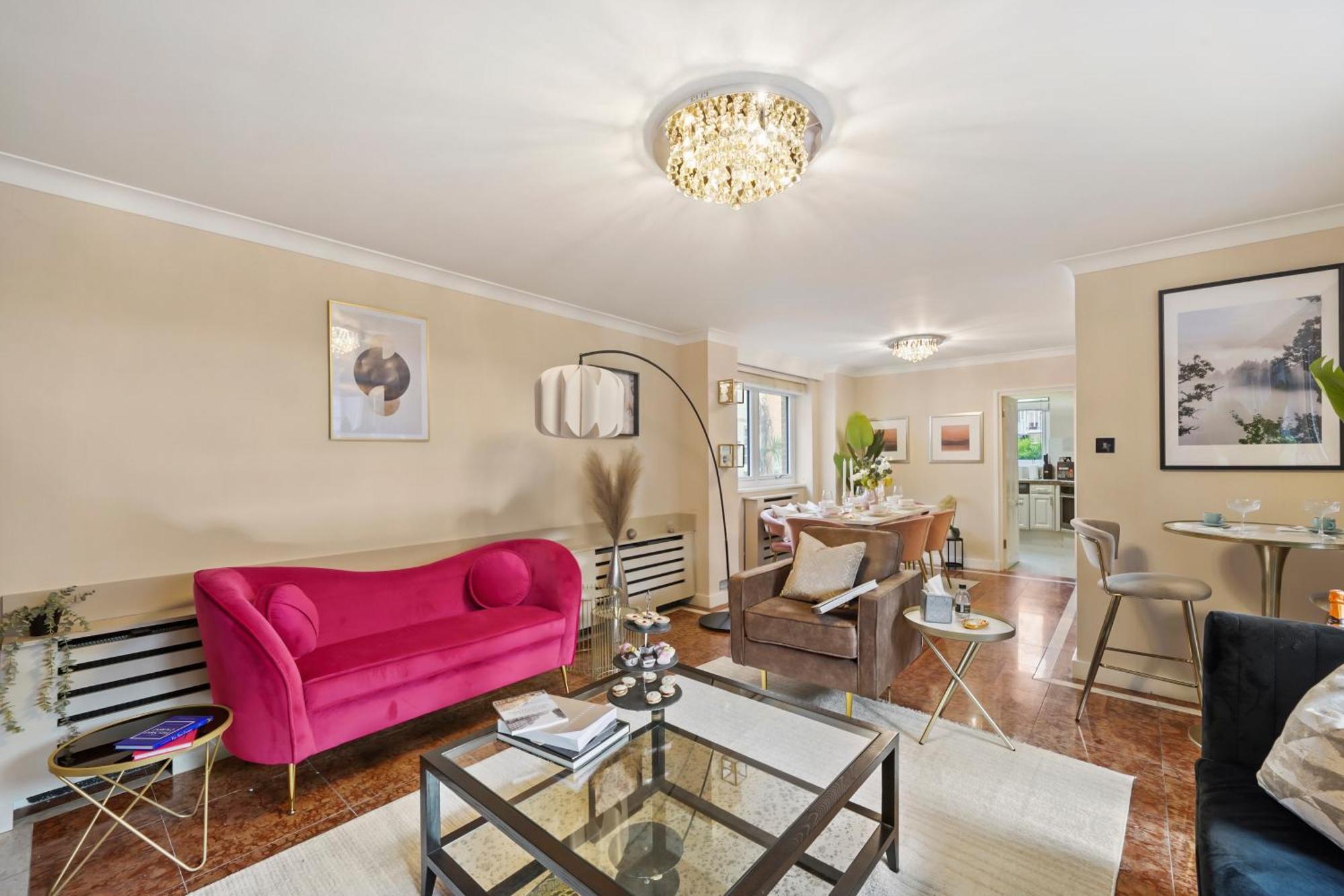 Ferienhaus Mews House With Private Patio & Parking *