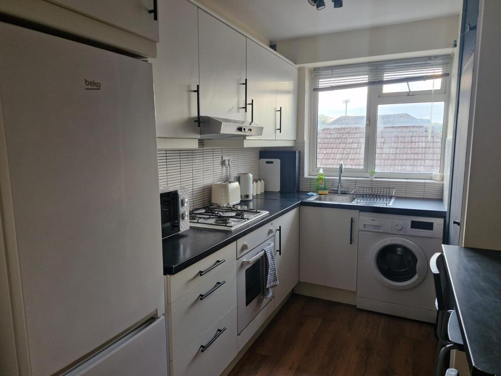 Leilighet Elegant & Spacious 2-bedroom In Wimbledon