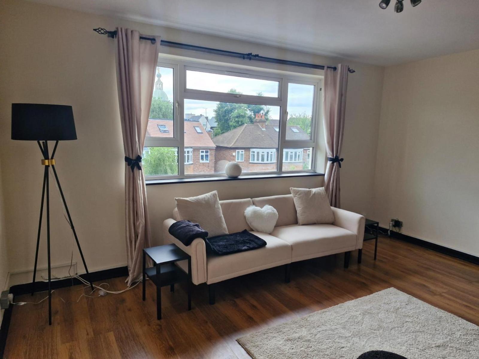 Leilighet Elegant & Spacious 2-bedroom In Wimbledon *