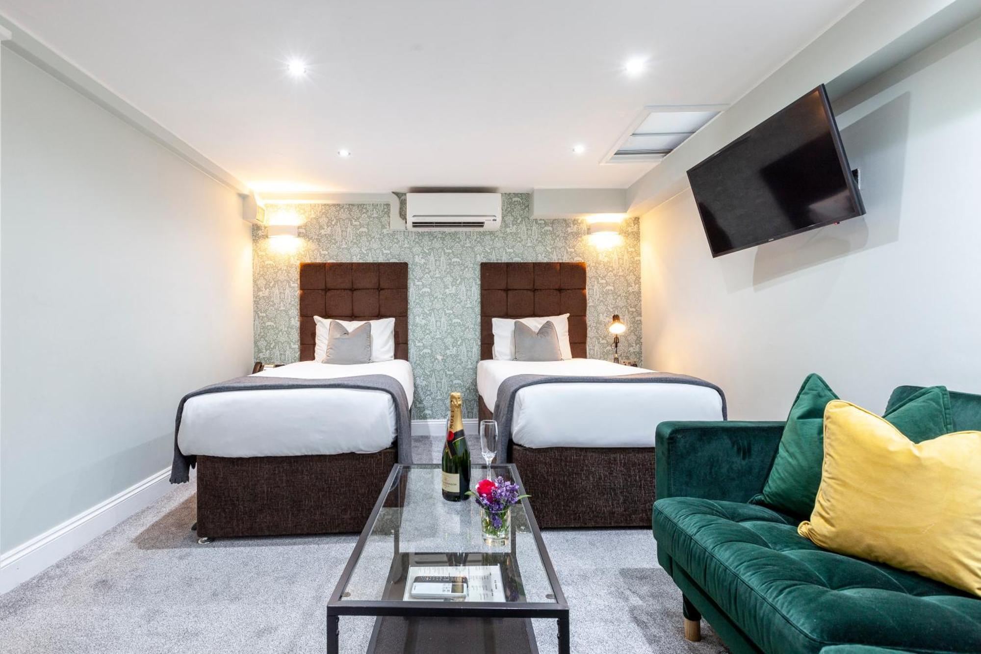 Hotel Shepherds Bush 4*