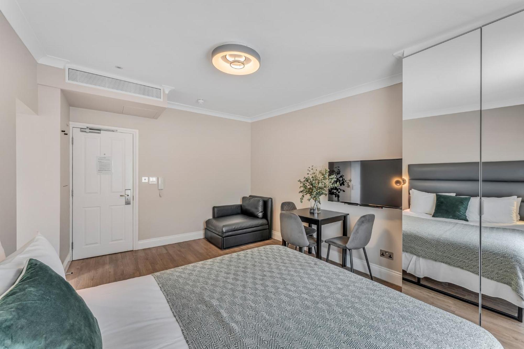 Cleveland Residences Paddington Apartment