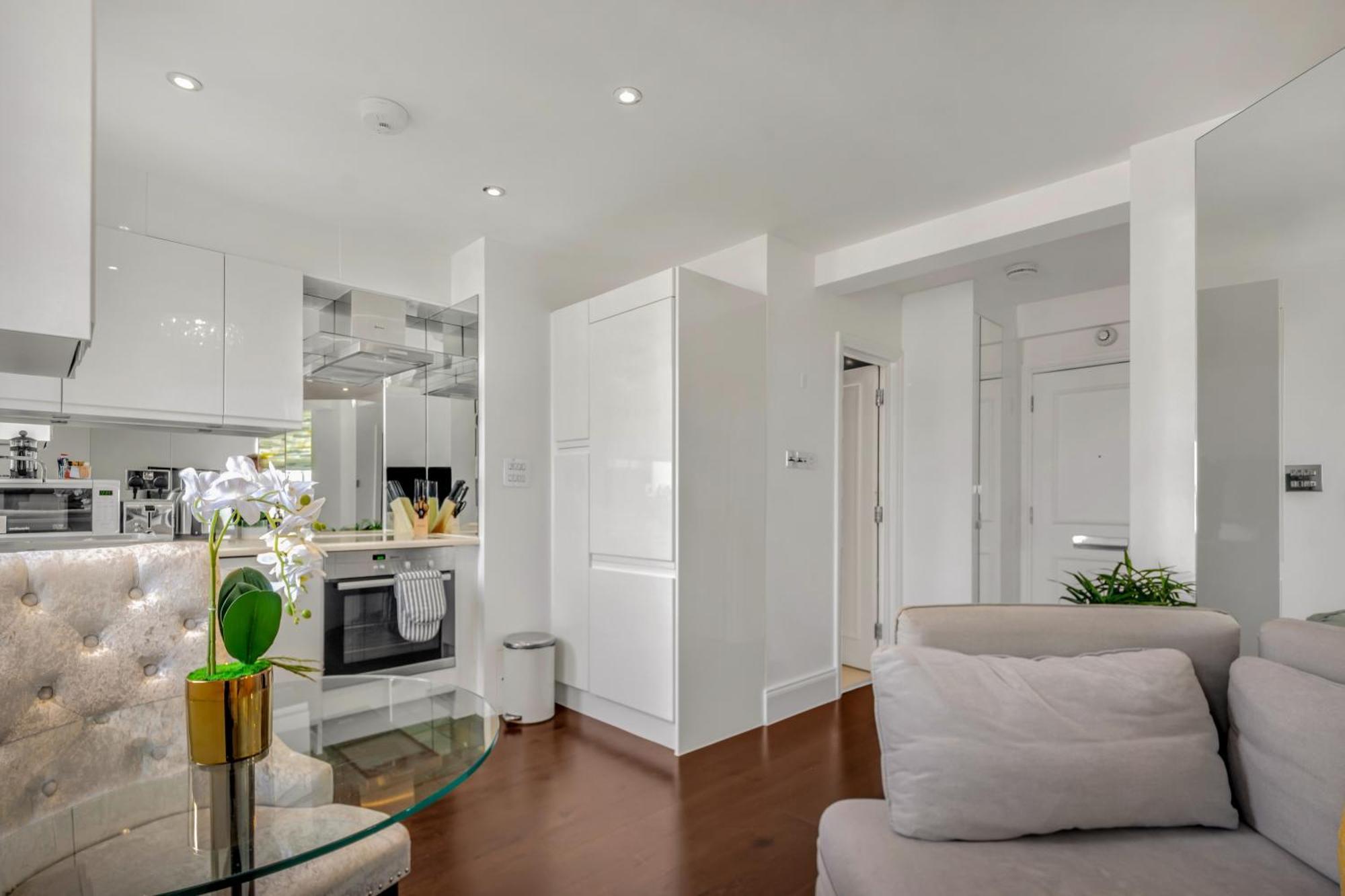 Apartment Mysquare Modern One Bed Serviced In Chelsea