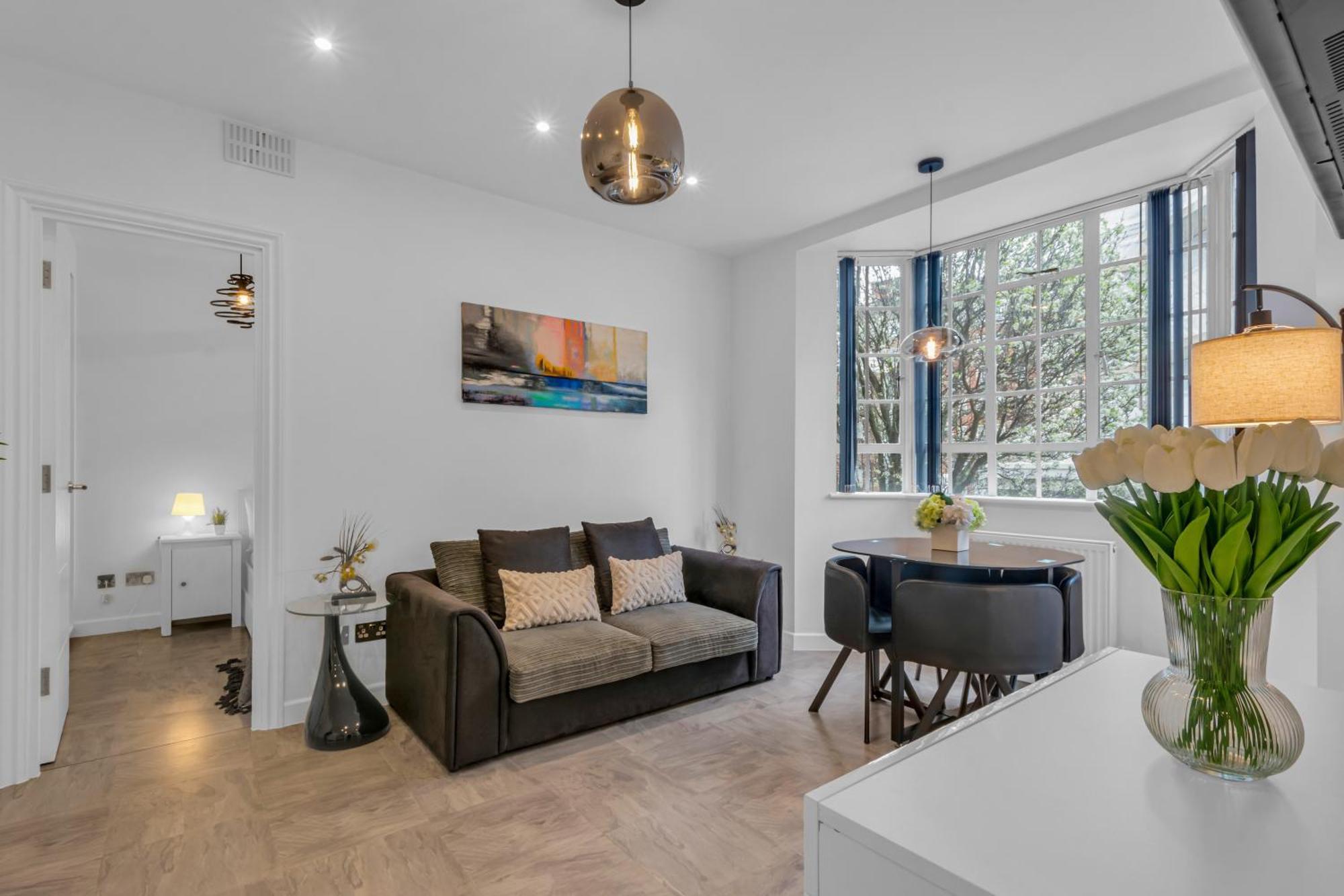 Mysquare Modern One Bed Serviced In Chelsea Apartment London