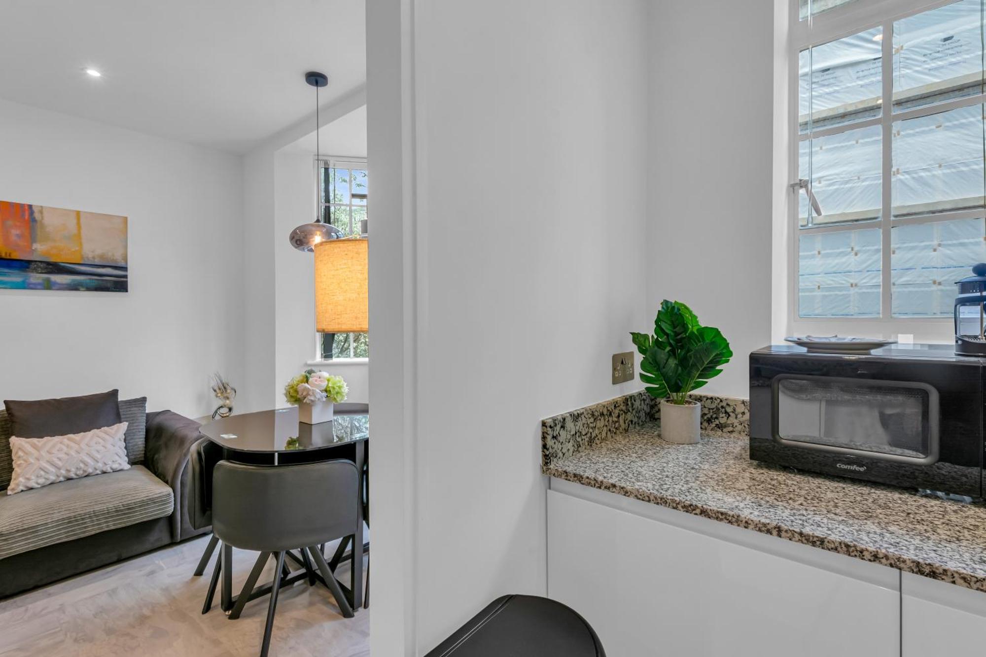 Mysquare Modern One Bed Serviced In Chelsea Apartment *