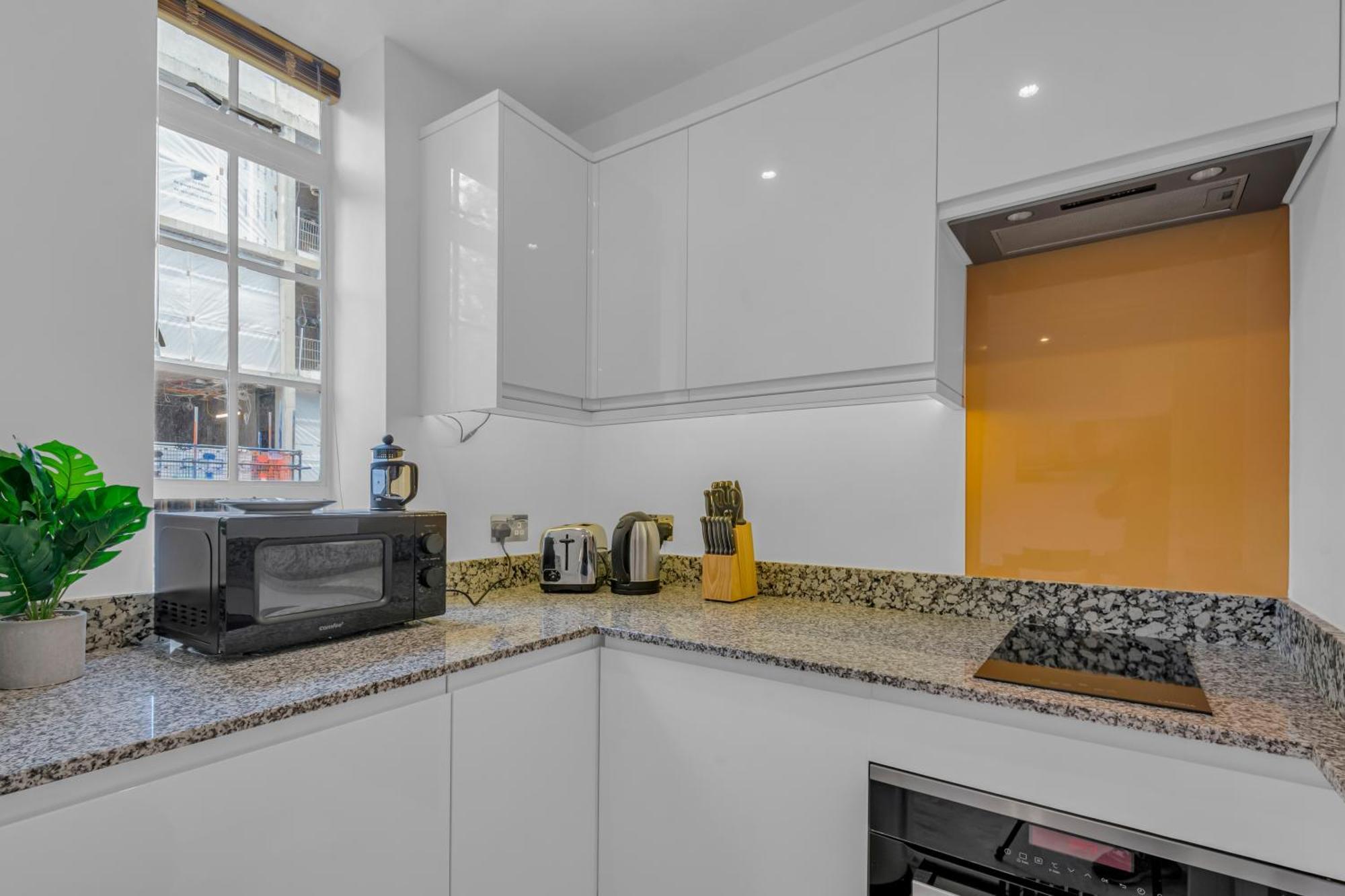 Mysquare Modern One Bed Serviced In Chelsea Apartment London