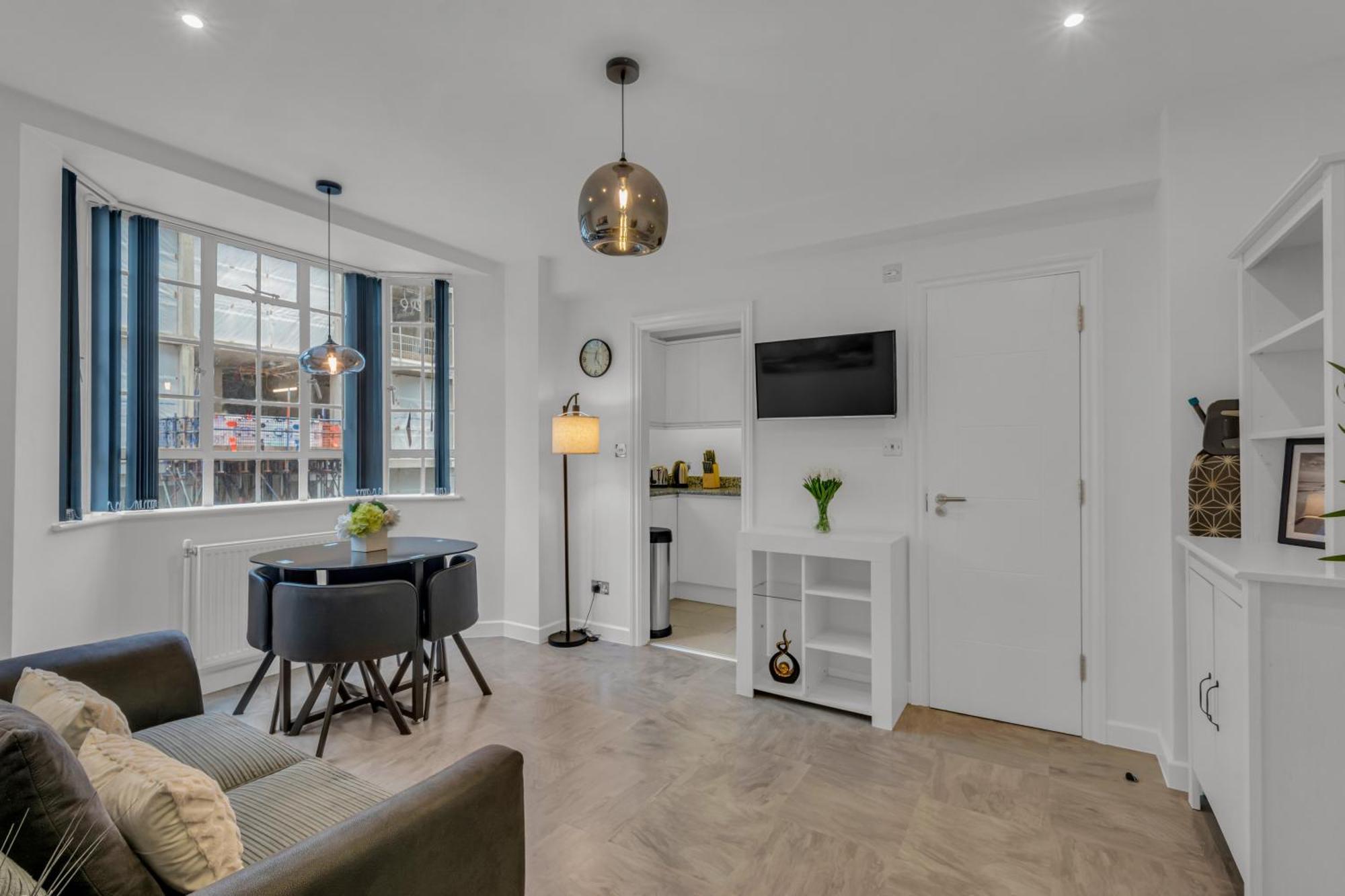 Mysquare Modern One Bed Serviced In Chelsea London