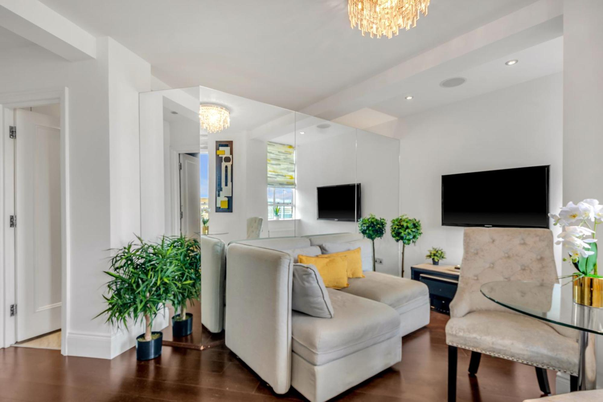 Mysquare Modern One Bed Serviced In Chelsea Apartment