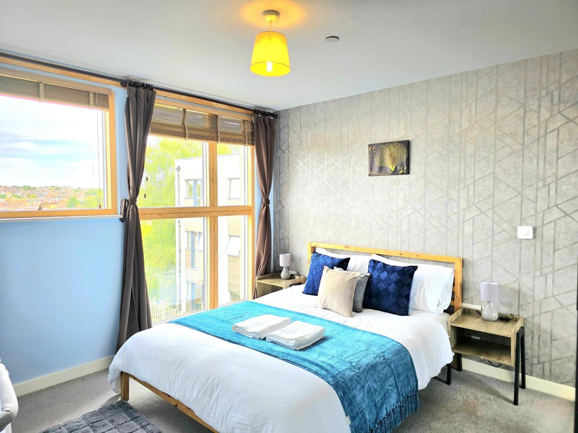 Leilighet Spectacular 3br 2bath Rooftop Sky-views With Parking London