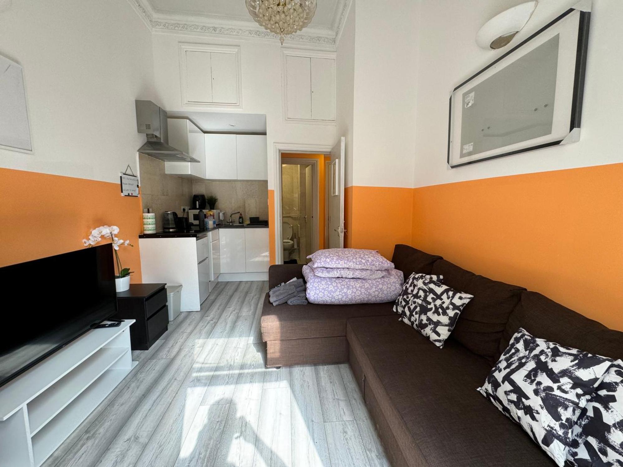 Central, Compact And Fashion Flat For 4 People With Breakfast In Kensington Zone 1 Apartment *