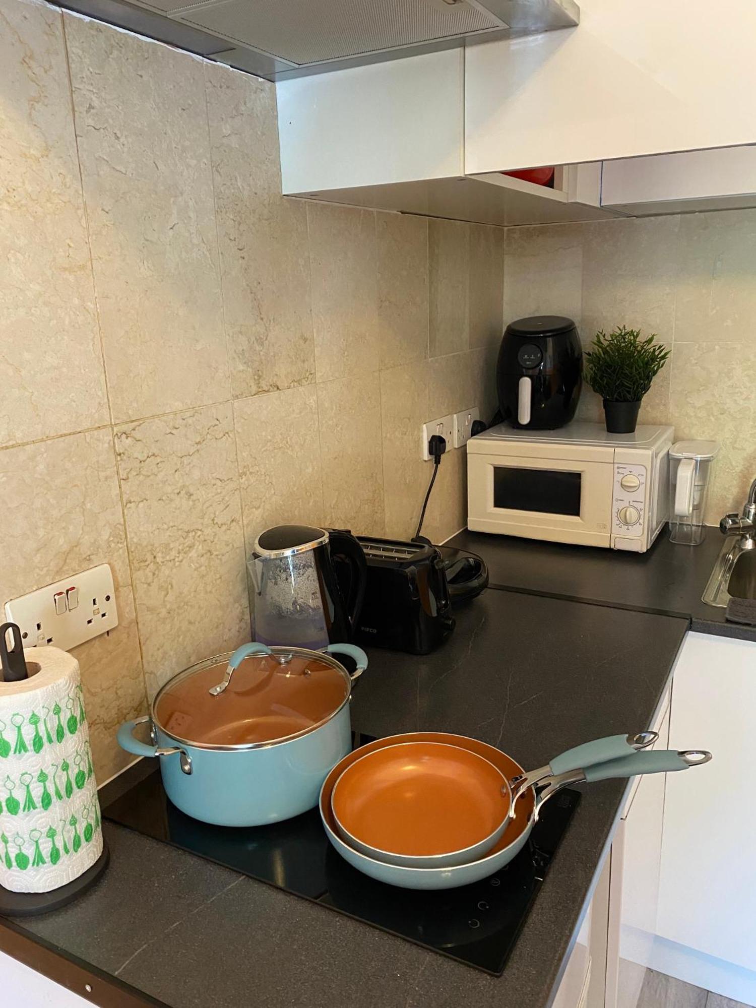 Apartment Central, Compact And Fashion Flat For 4 People With Breakfast In Kensington Zone 1 London