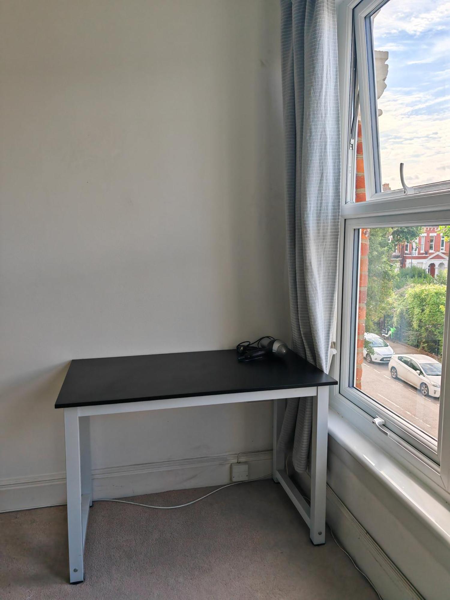 Spacious 3 Bedroom In London