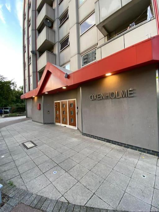 Comfy Entire Flat With View Balcony In Regents Park, Camden, Apartment