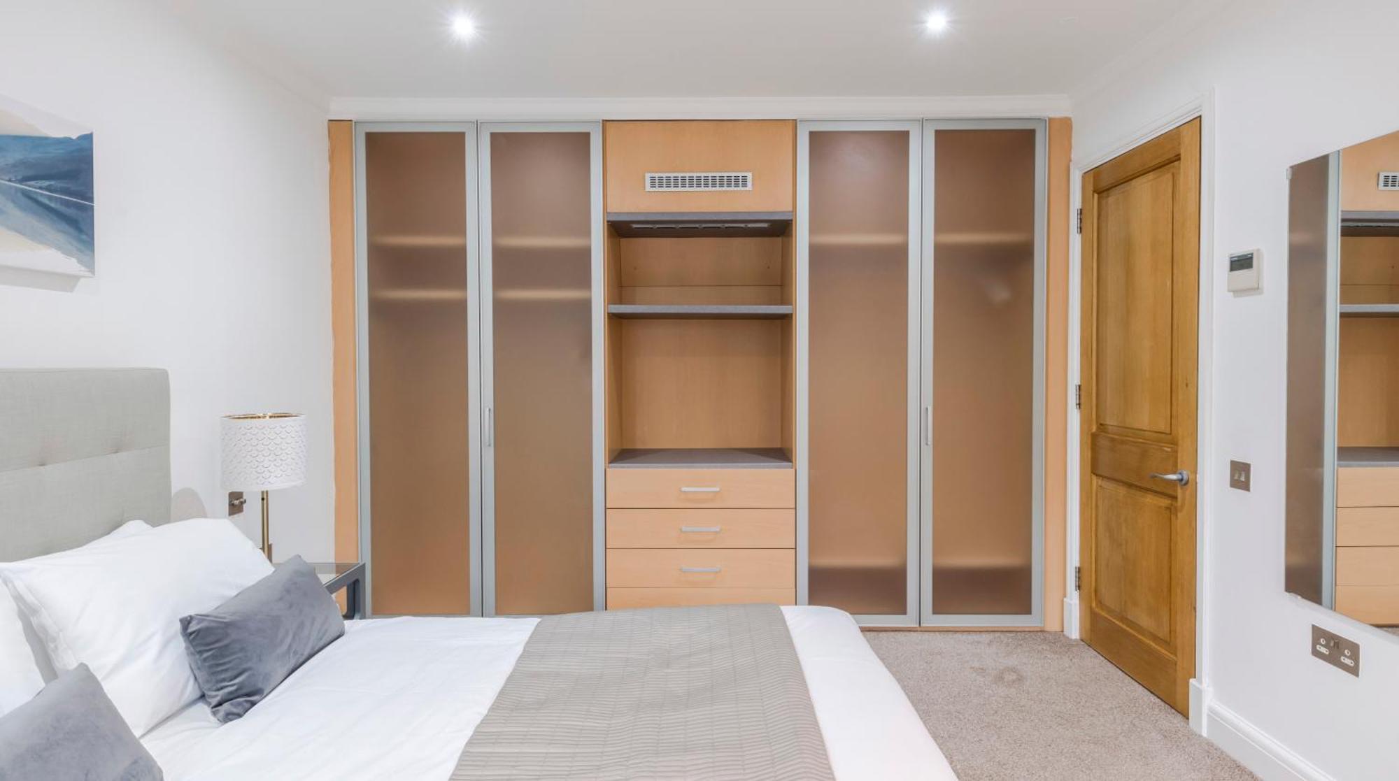 Lovely 2-bed House In Knightsbridge Feriehus London