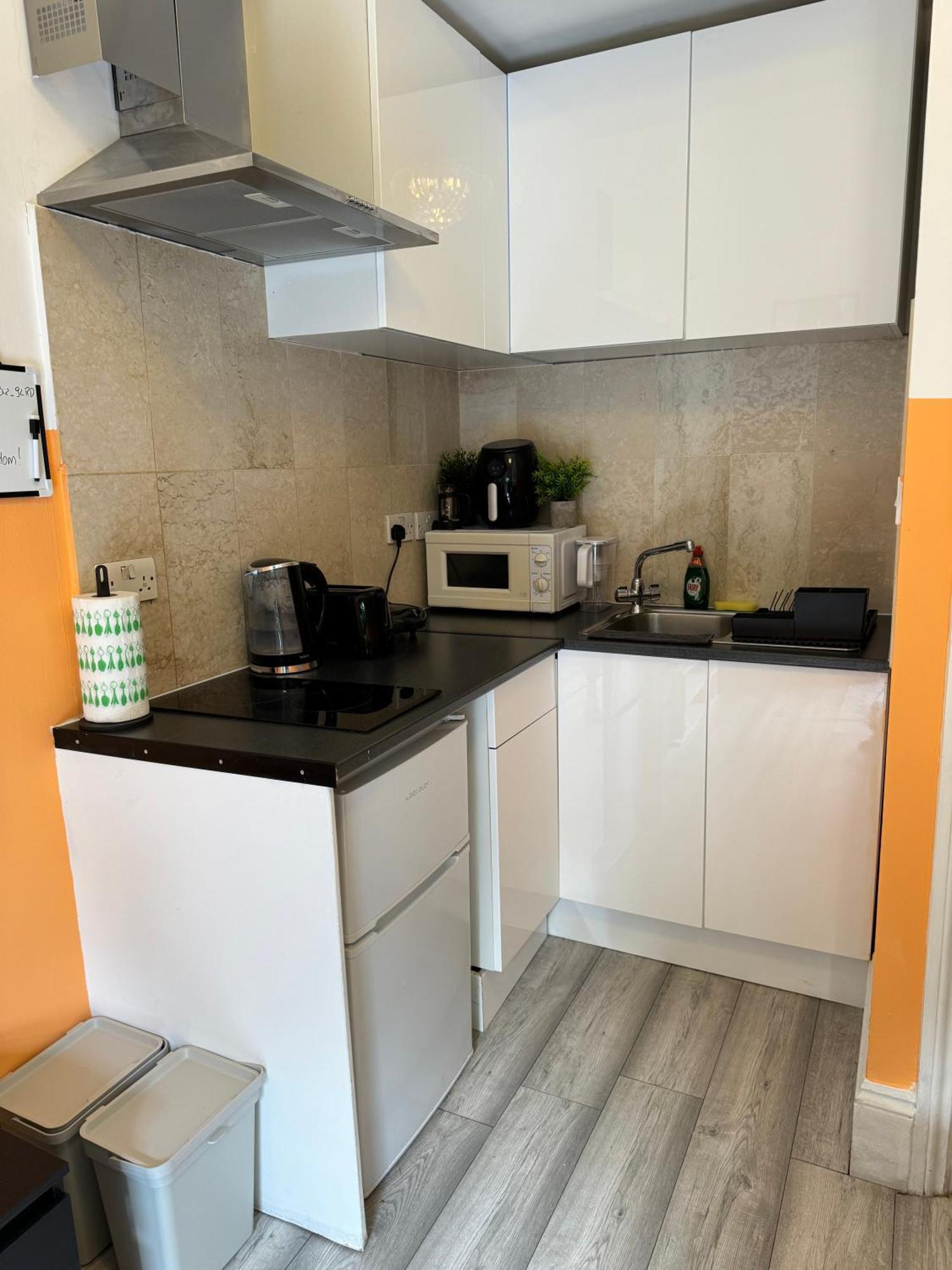 Apartment Central, Compact And Fashion Flat For 4 People With Breakfast In Kensington Zone 1 London