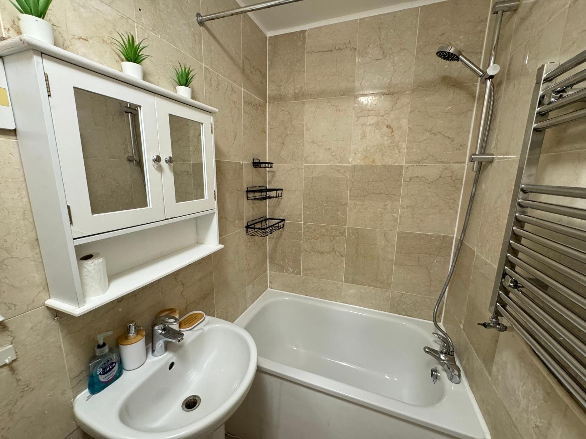 Central, Compact And Fashion Flat For 4 People With Breakfast In Kensington Zone 1 Apartment London