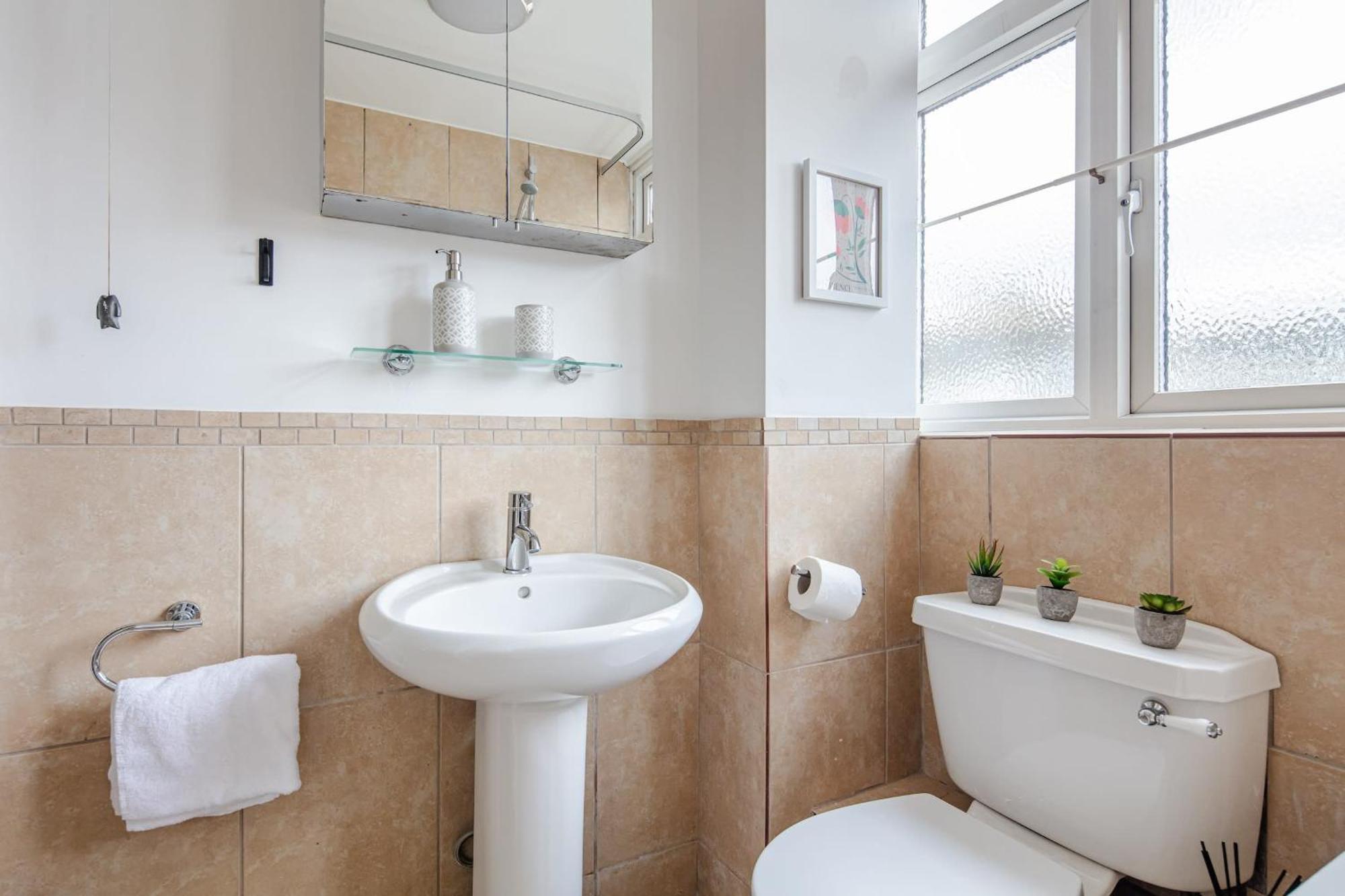 River Thames & Tate Britain - 4br With Patio - Cityapartmentstay Leilighet
