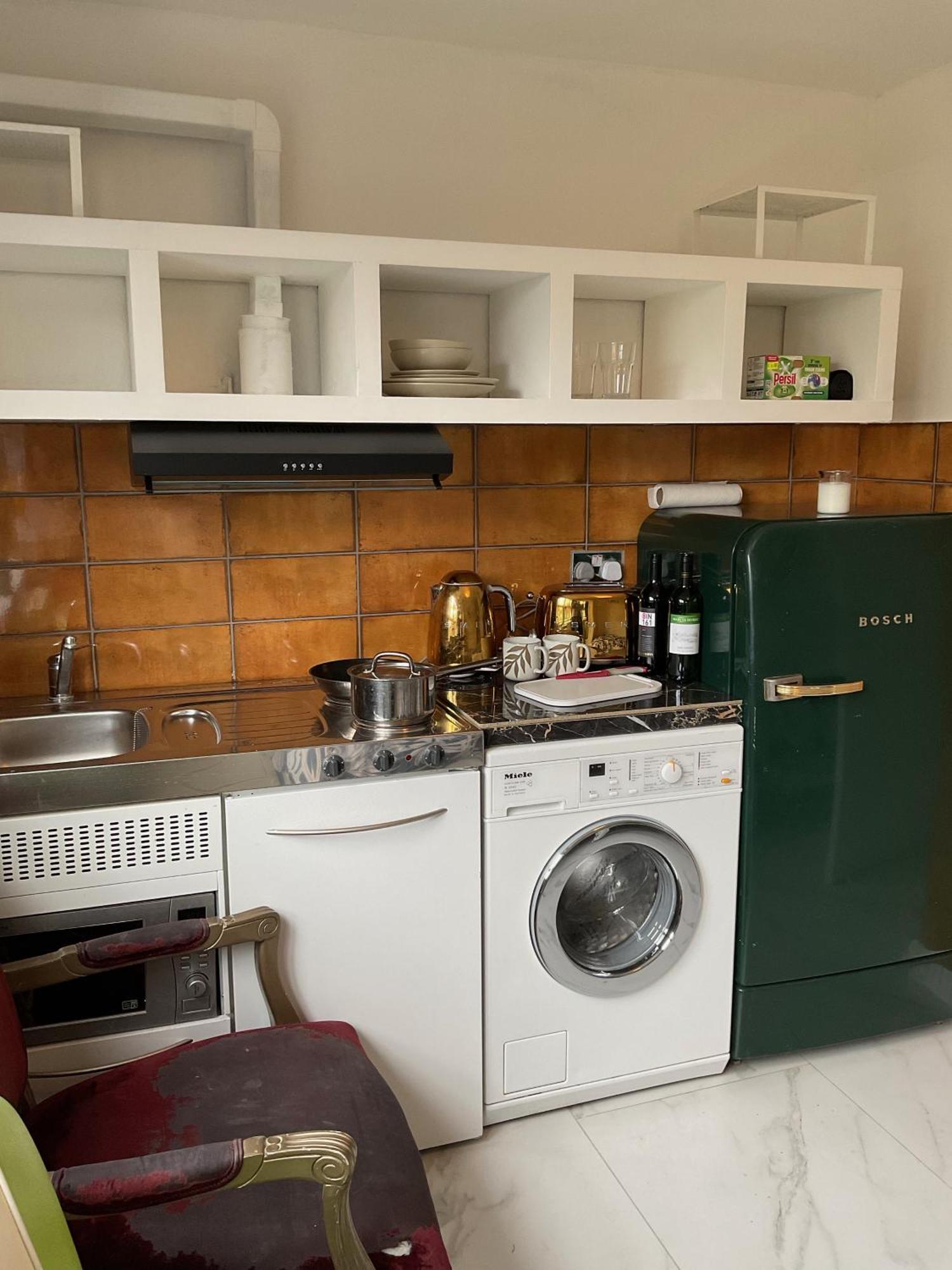 Studio6 Charming With Modern Amenities In London