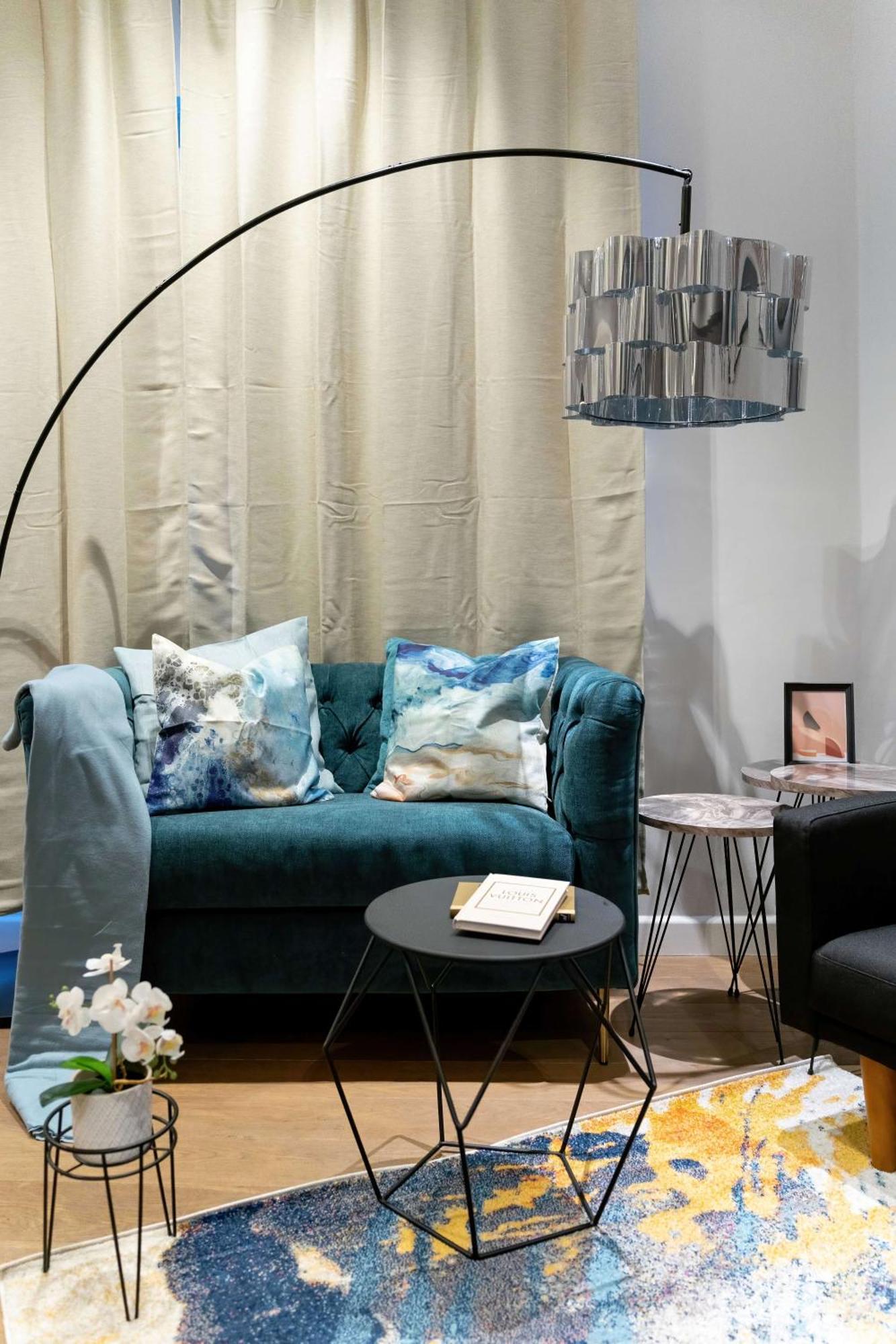 Camden Coach House By Livestay Short Lets & Serviced With Terrace Retreat & Parking Holiday home