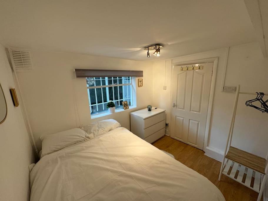 Modern 5 Min To Stations * London