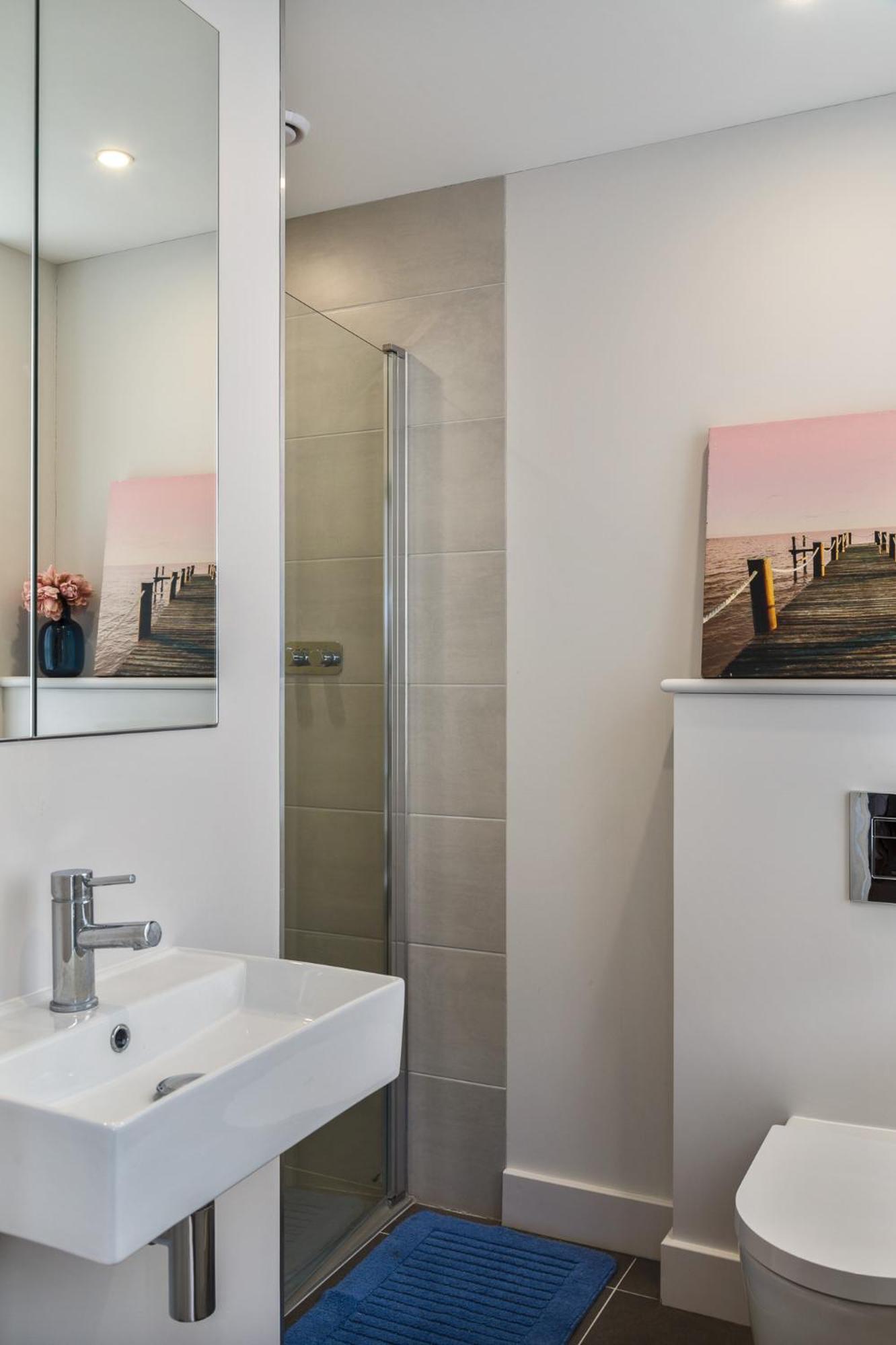 Picktheplace Family House In West Kensington Holiday home London