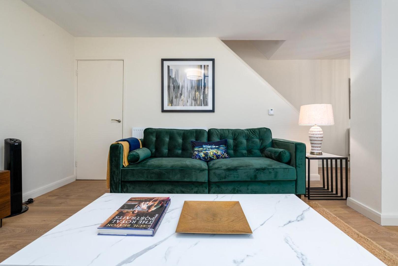 Appartement Guestready - Spacious Retreat At Grange Park Londen