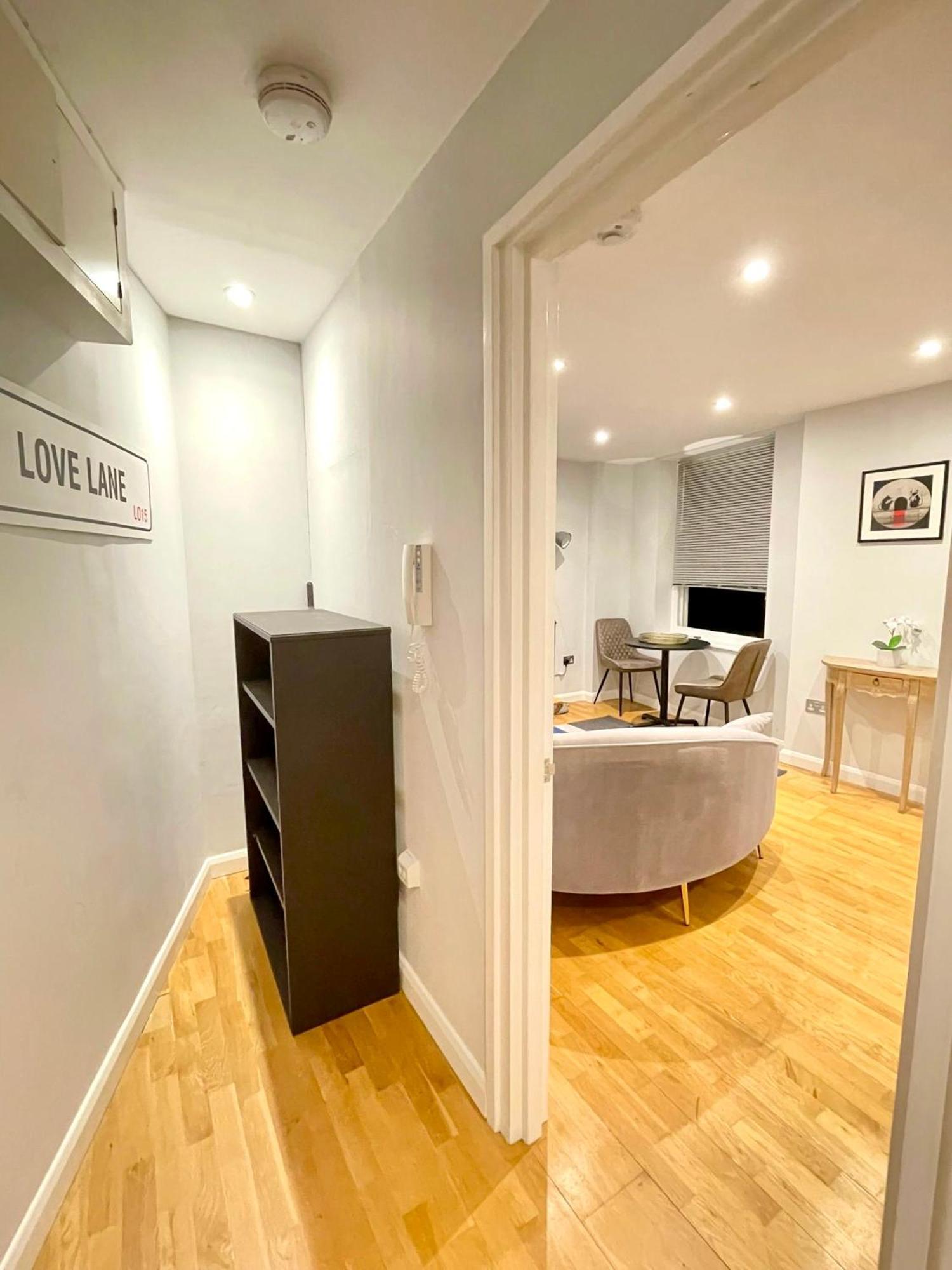 Stylish 1br, 15 Mins To Buckingham Palace, Apartment *