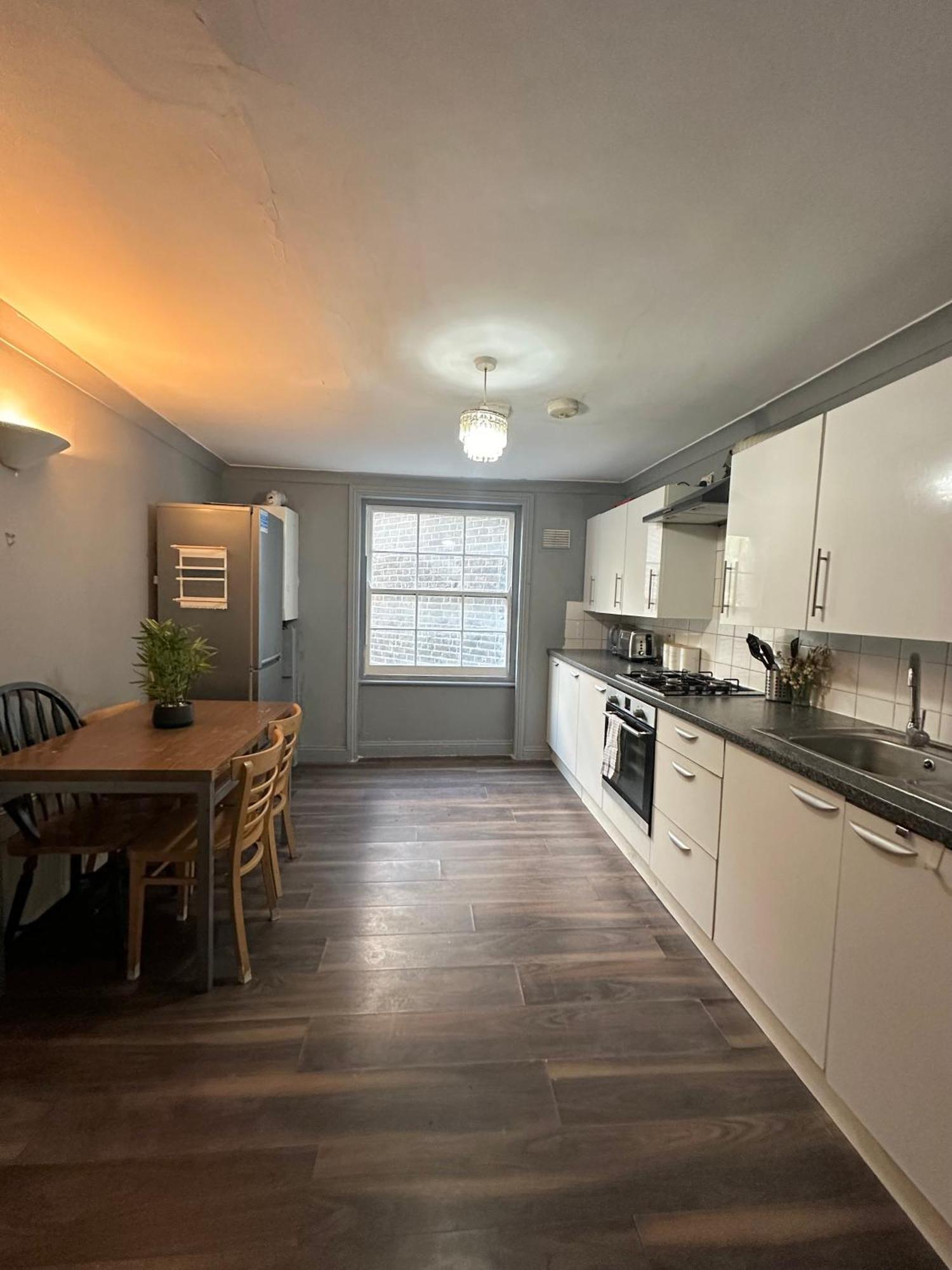 Luxury In A 4 Bedroom Flat! 4 Minutes Walk To Kingscross, St Pancras Privatunterkunft London