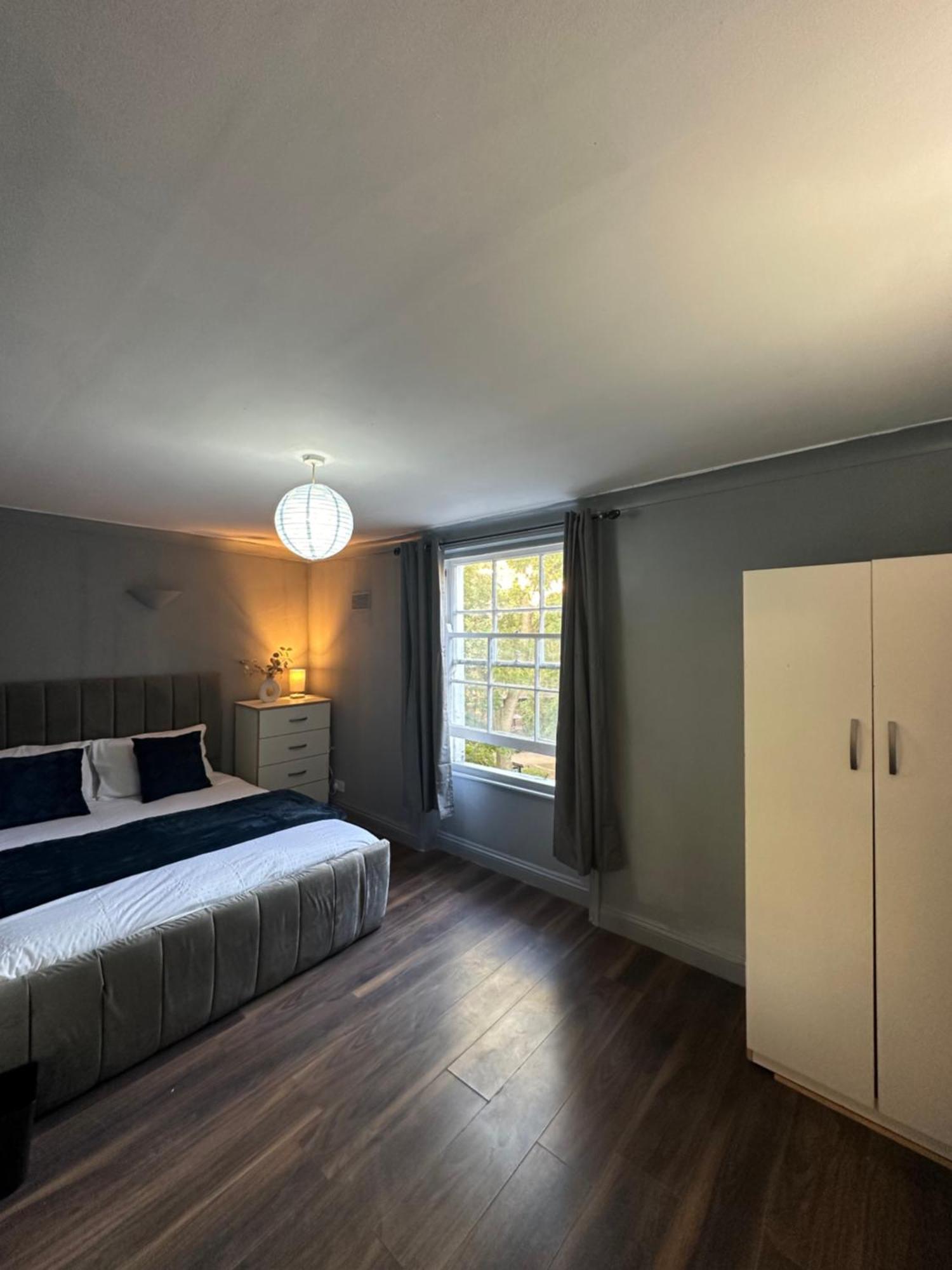 Luxury In A 4 Bedroom Flat! 4 Minutes Walk To Kingscross, St Pancras Privatunterkunft