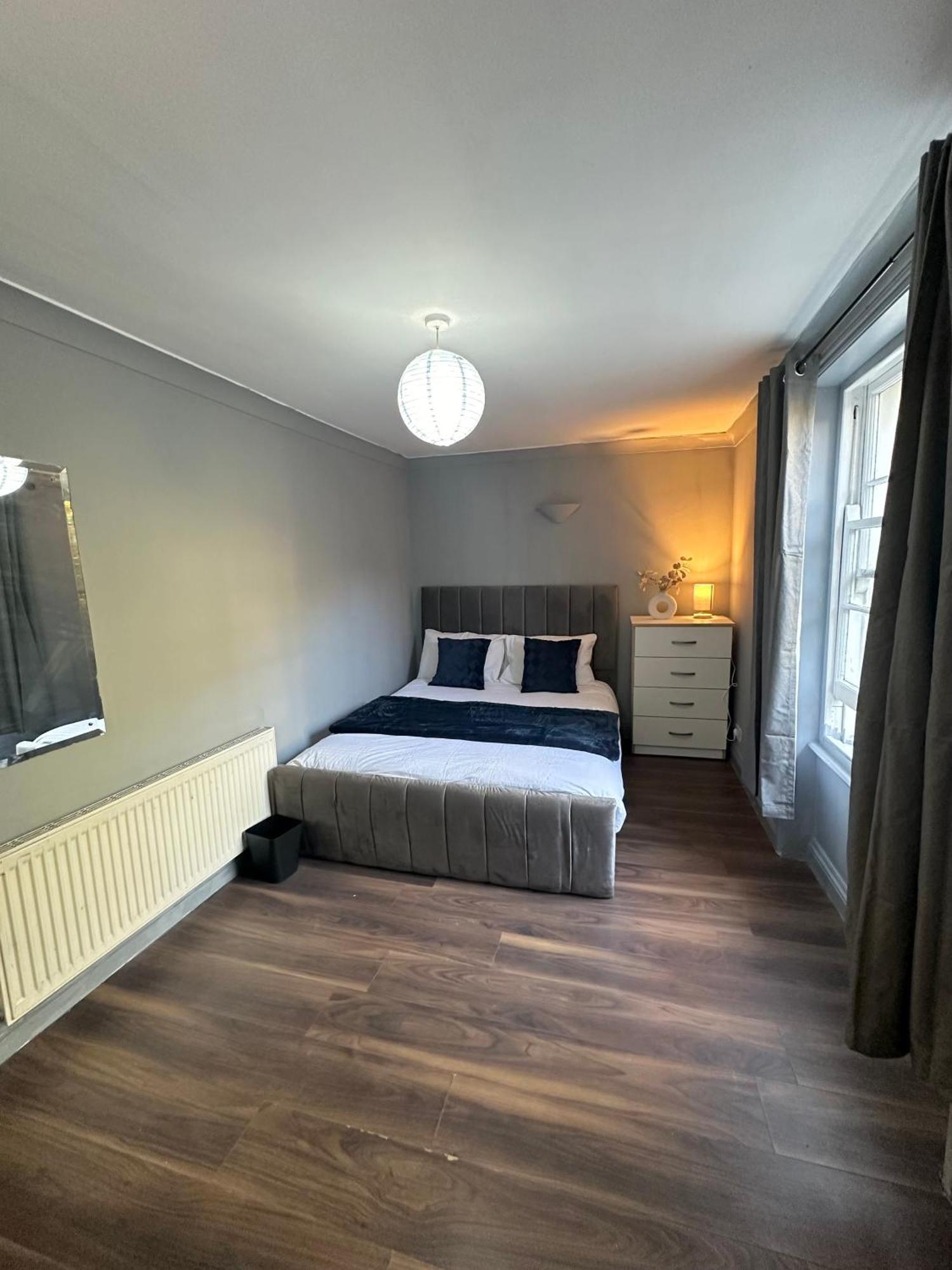 Privatunterkunft Luxury In A 4 Bedroom Flat! 4 Minutes Walk To Kingscross, St Pancras London