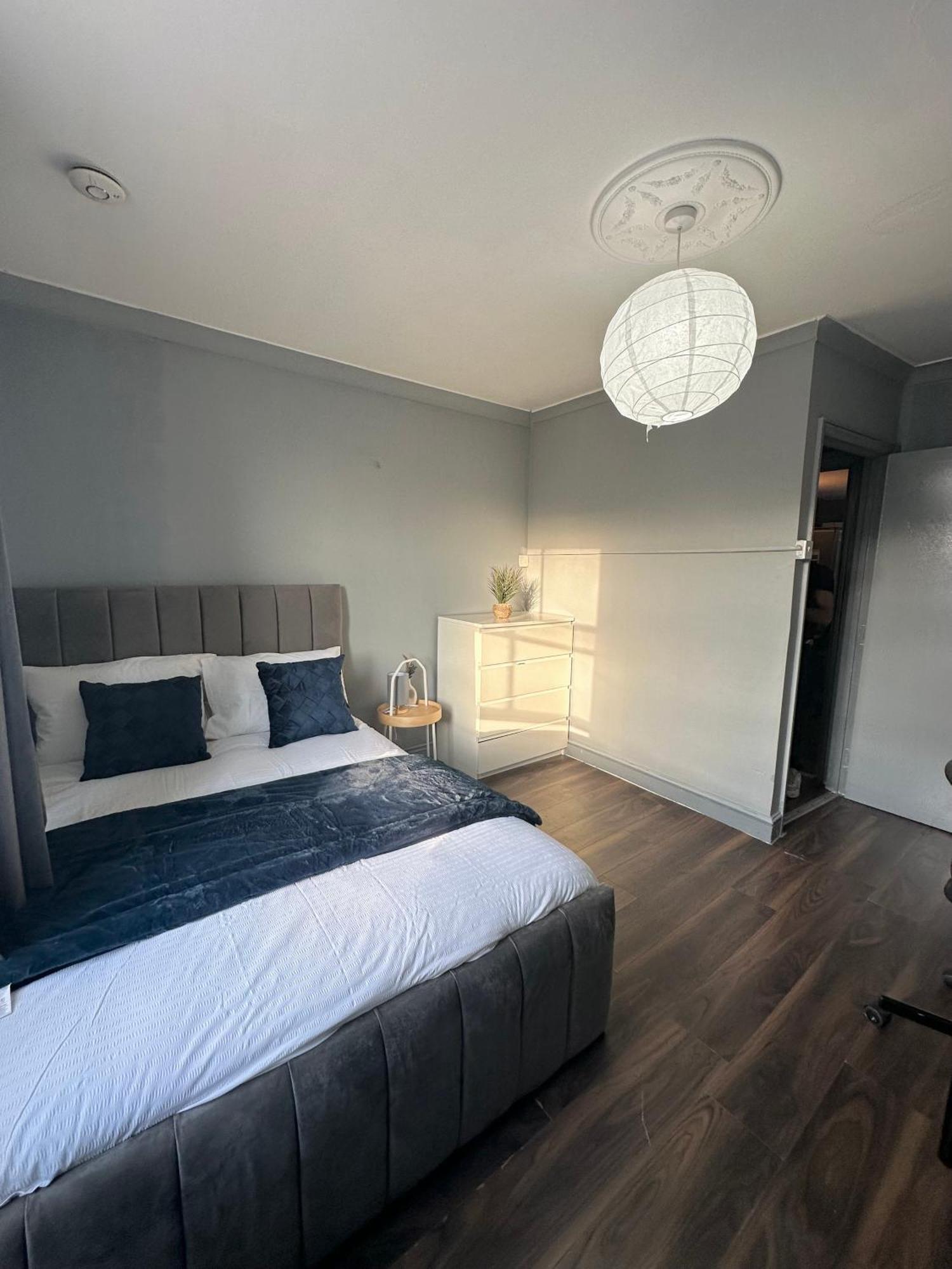 Privatunterkunft Luxury In A 4 Bedroom Flat! 4 Minutes Walk To Kingscross, St Pancras *