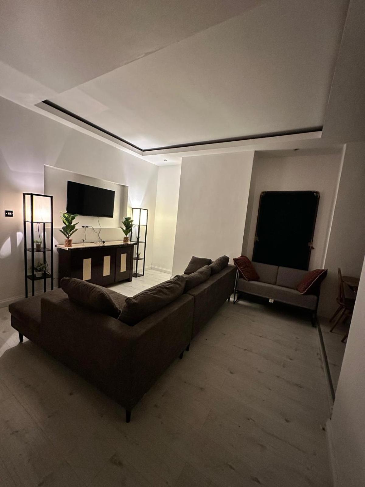 2 Bedroom Flat Wembley * London