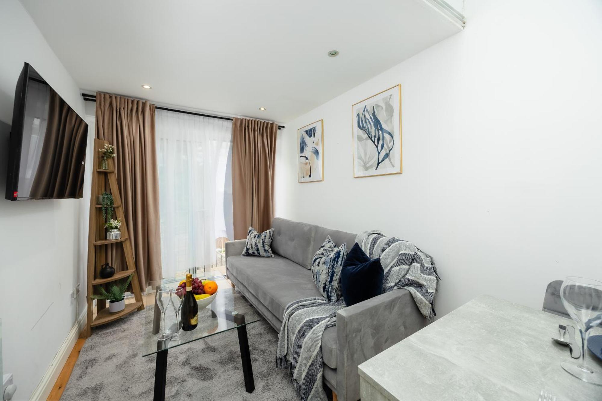 Elegant & Spacious - Minutes To Kensington