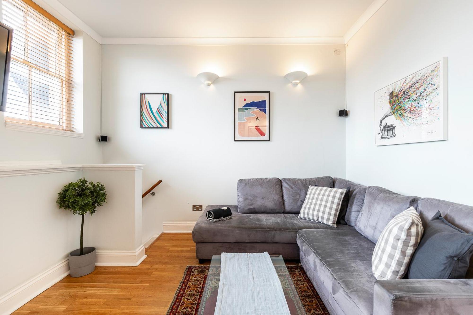 Charming One-bedroom Gem In Earls Court Apartment *