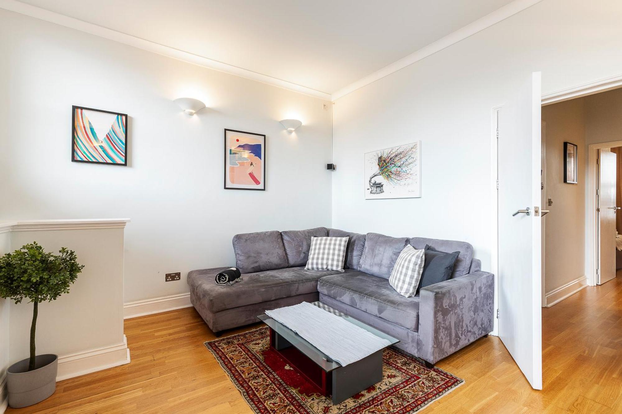 Charming One-bedroom Gem In Earls Court Apartment London