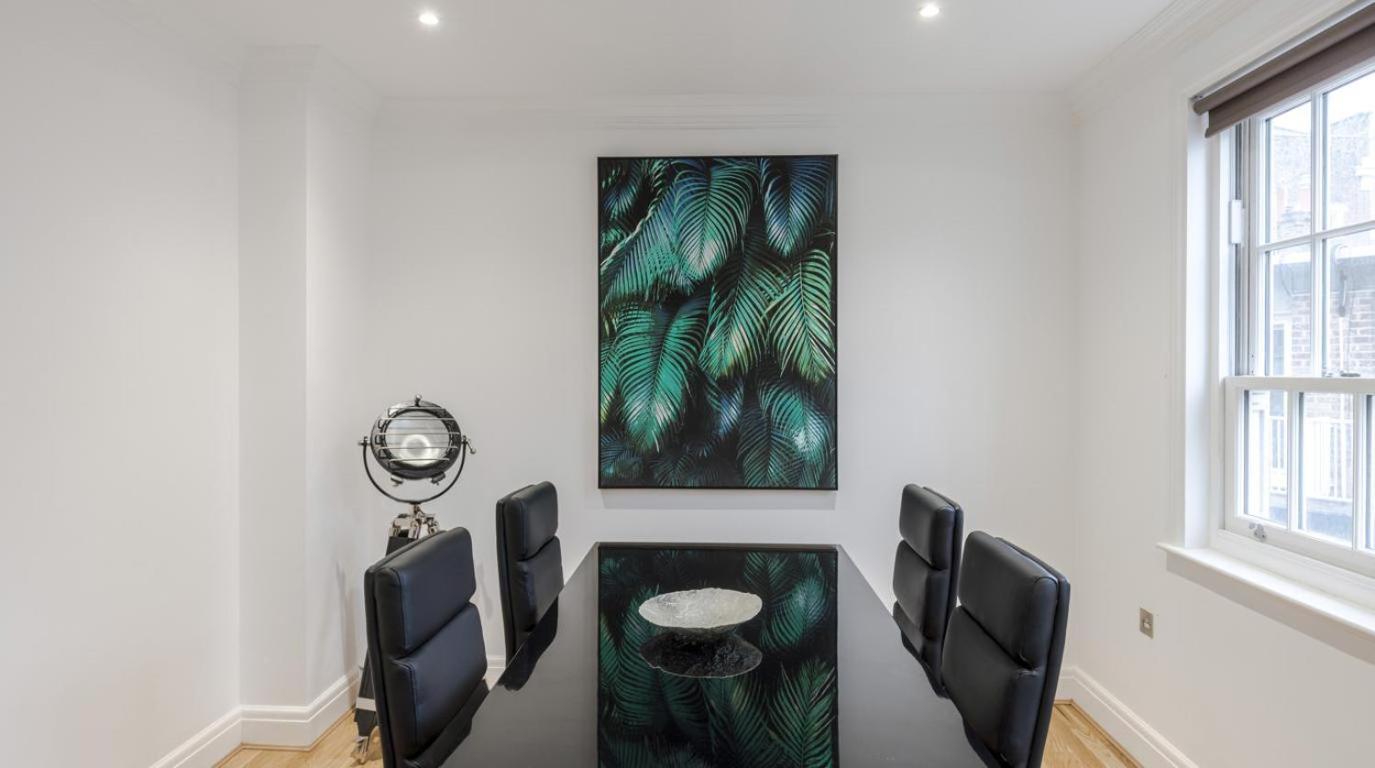 Feriehus Lovely 2-bed House In Knightsbridge