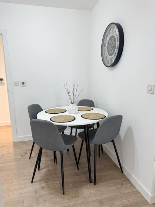 Leilighet Luxury 2 Bed 2 Bath 1 Min From Station