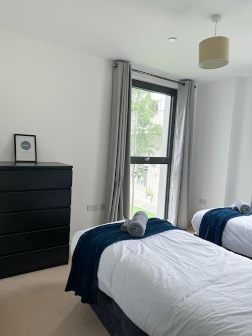 Luxury 2 Bed 2 Bath 1 Min From Station Leilighet *