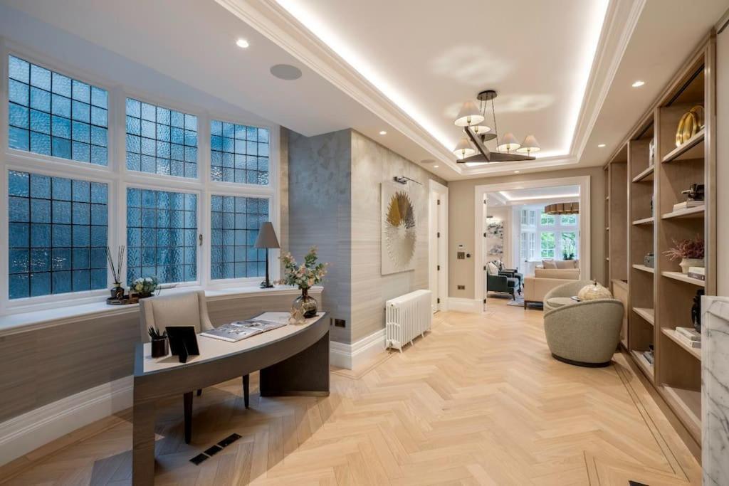 Knightsbridge, Hyde Park- Sw1 London
