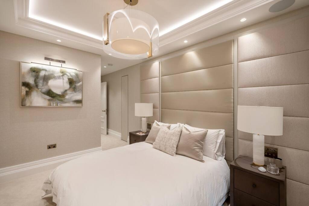 Knightsbridge, Hyde Park- Sw1