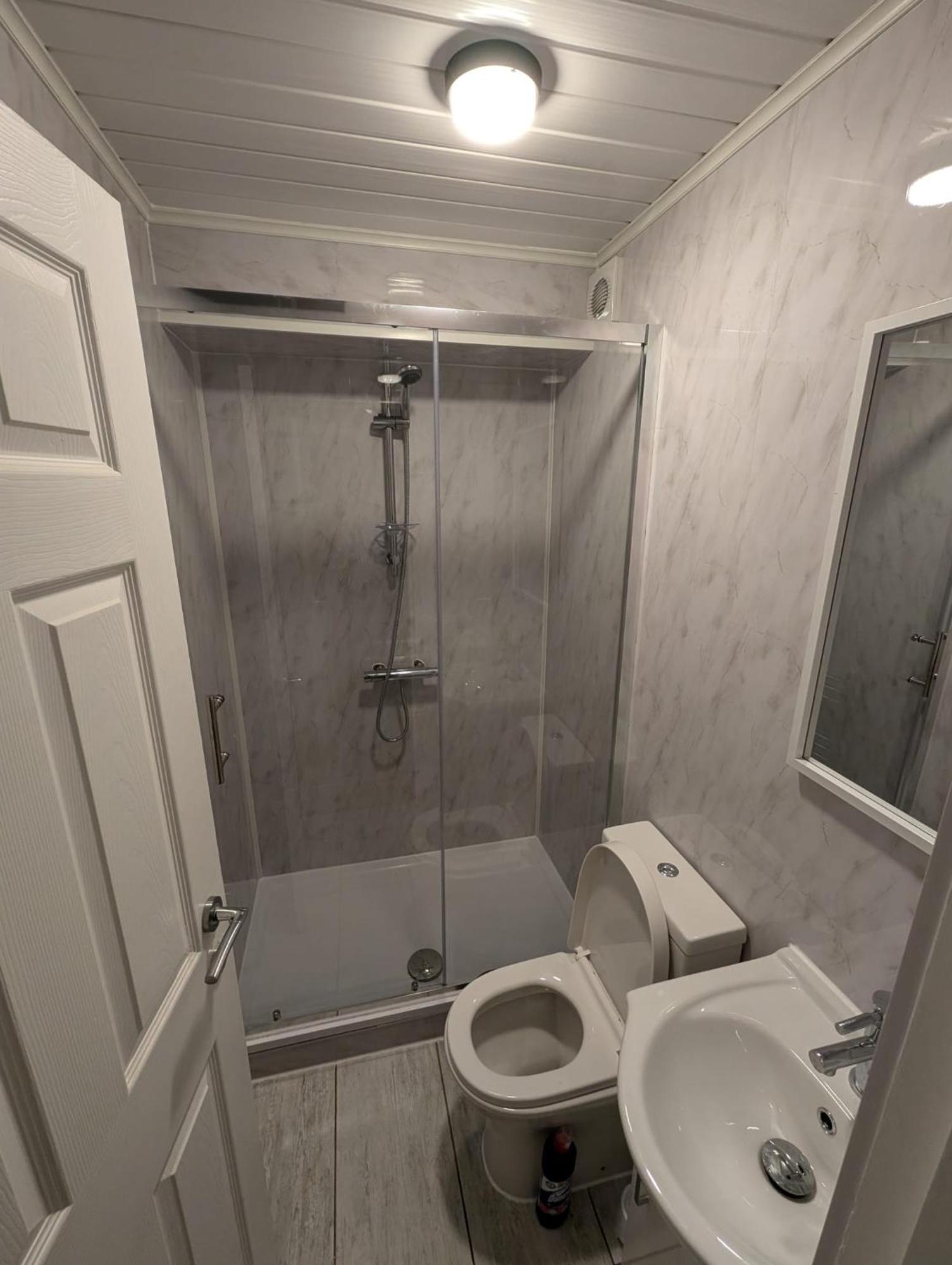En-suite Double - Leytonstone E11 Gasthuis *