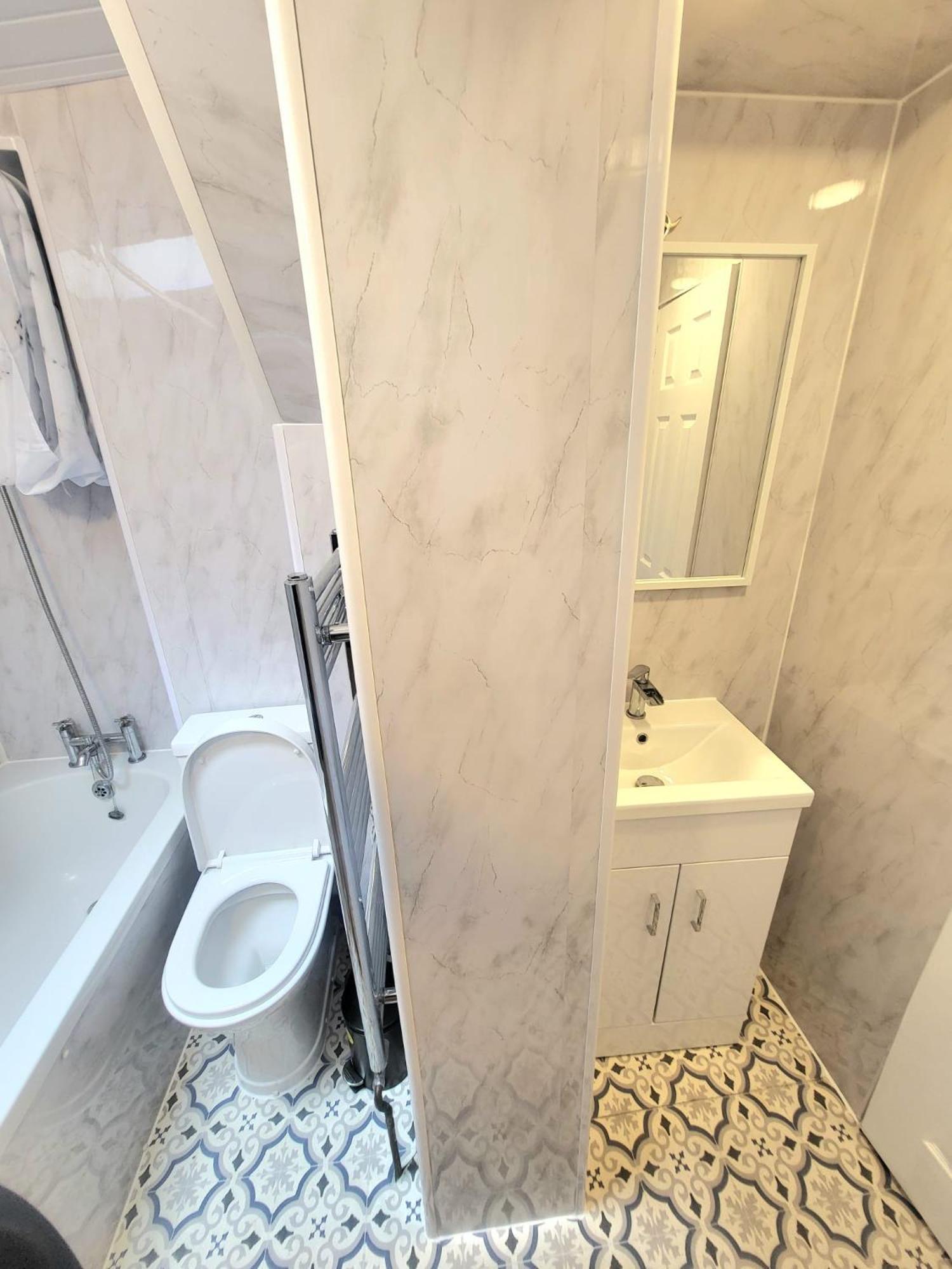 En-suite Double - Leytonstone E11 Gasthuis Londen