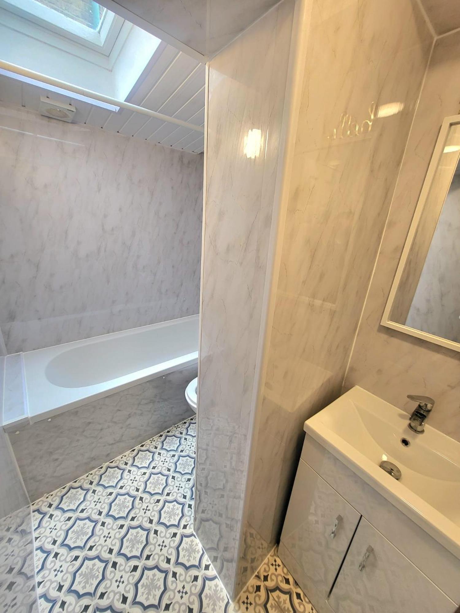 Gasthuis En-suite Double - Leytonstone E11 *