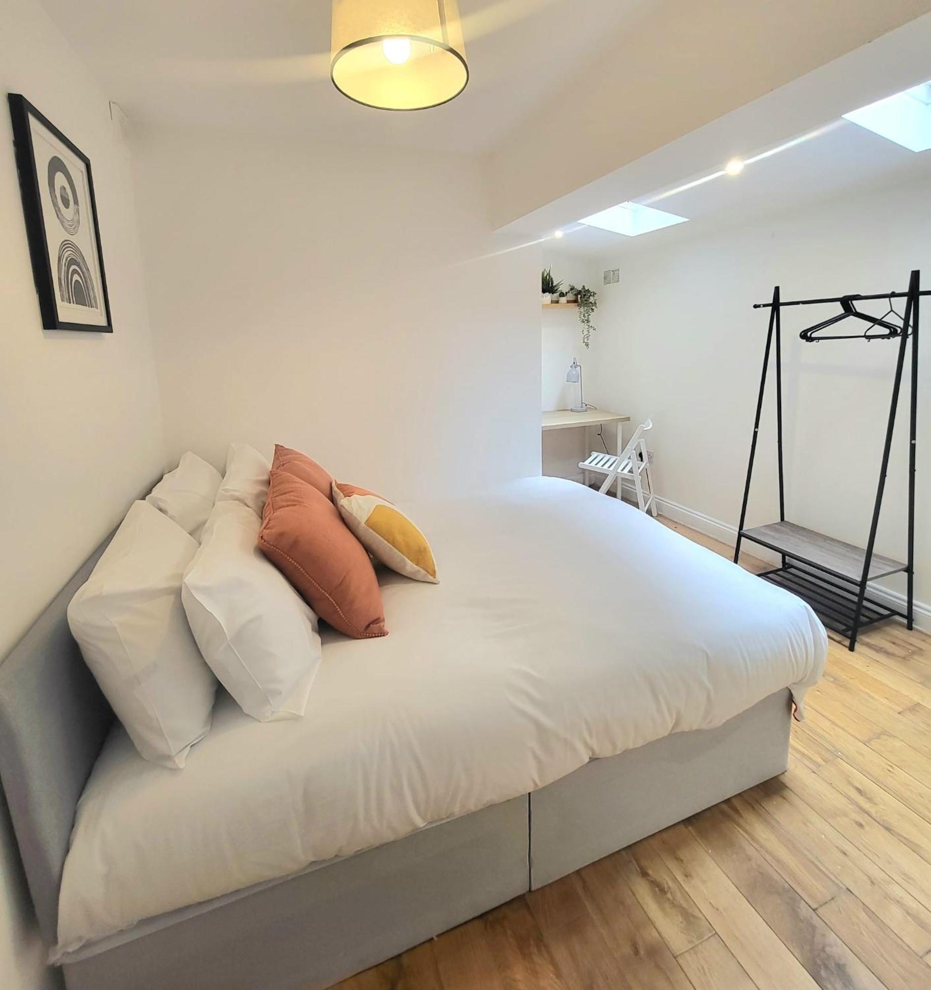 Gasthuis En-suite Double - Leytonstone E11 *
