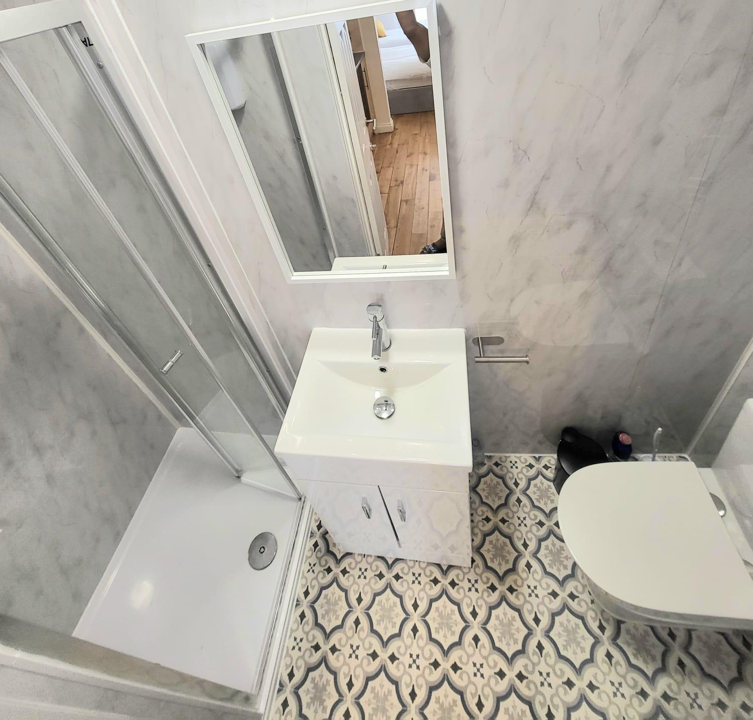 Gasthuis En-suite Double - Leytonstone E11 *